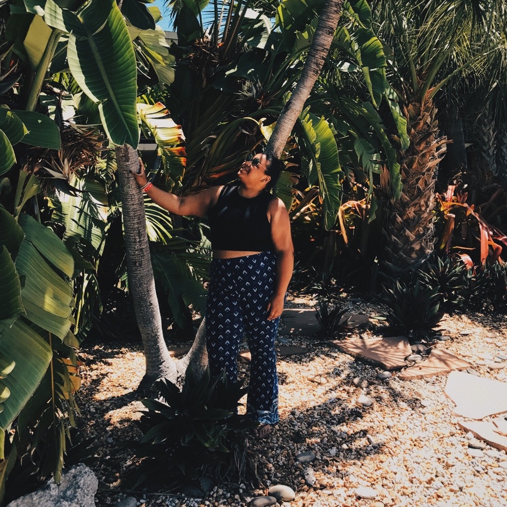 High Waisted Patterned Pants - Picture 2 of 5